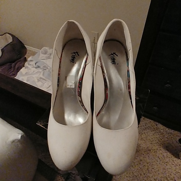 High Heels - Picture 1 of 5